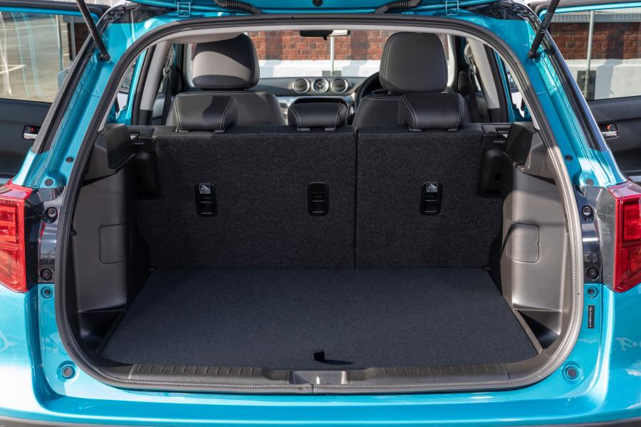 Торпедо Suzuki Vitara Hybrid AllGrip 2020 года  (UK) (фото 4 из 22)